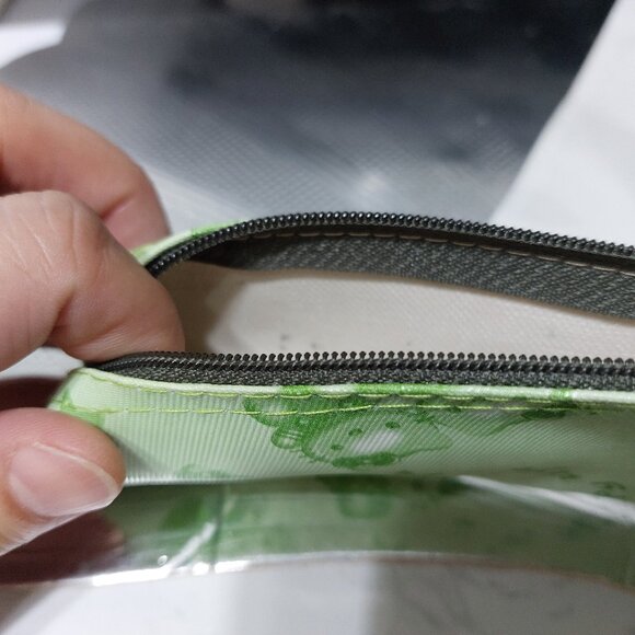 Small Thin Waterproof Material Happy Hello Kitty Lipstick Organizer Bag - Picture 2 of 9